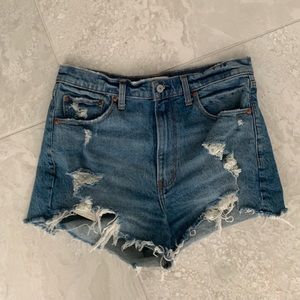 Abercrombie high rise mom short